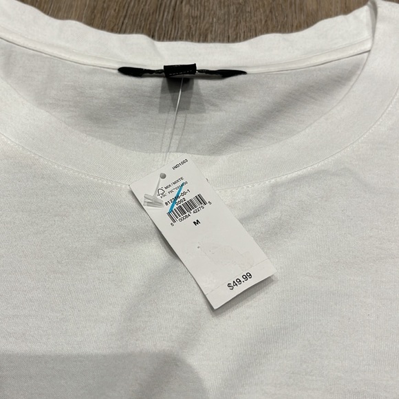 NWT - Adorable Summer Top from Banana Republic - Picture 4 of 4